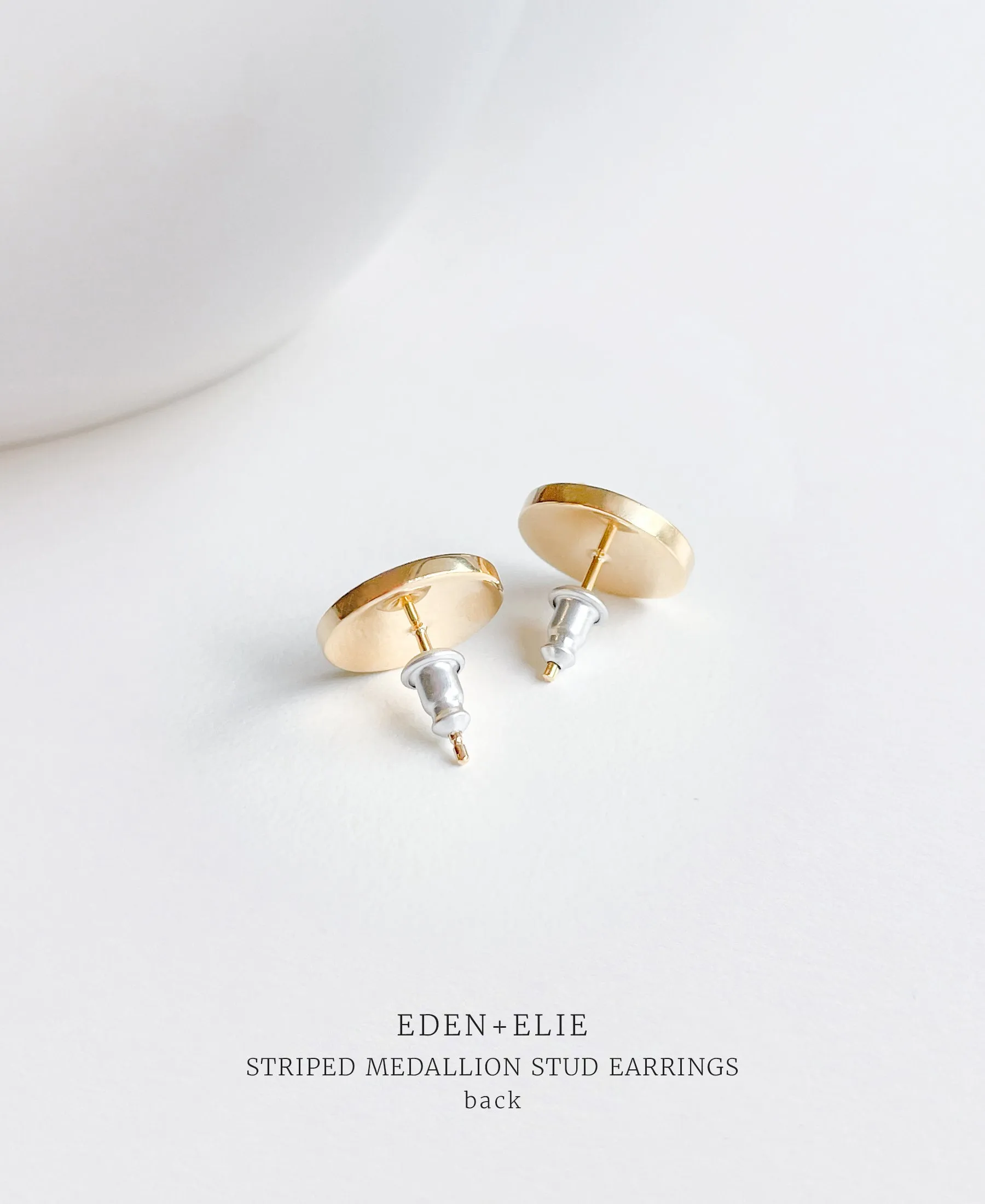 EDEN + ELIE Striped Medallion stud earrings - Cotinga