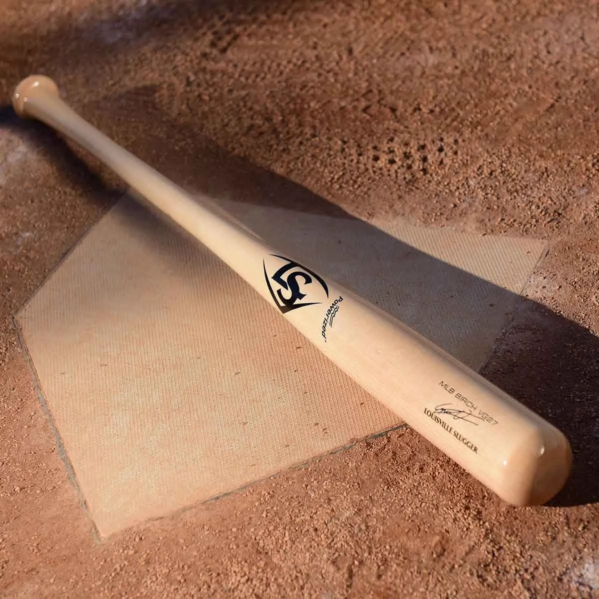 Louisville Slugger MLB Prime Signature Series VG27 Vladimir Guerrero Jr. Game Model Wood Baseball Bat: WBL2440010