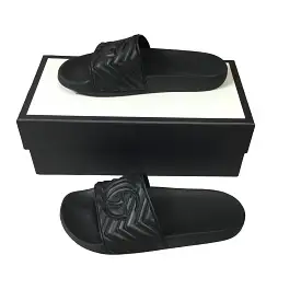 Sandals Flip Flops By Gucci  Size: 6