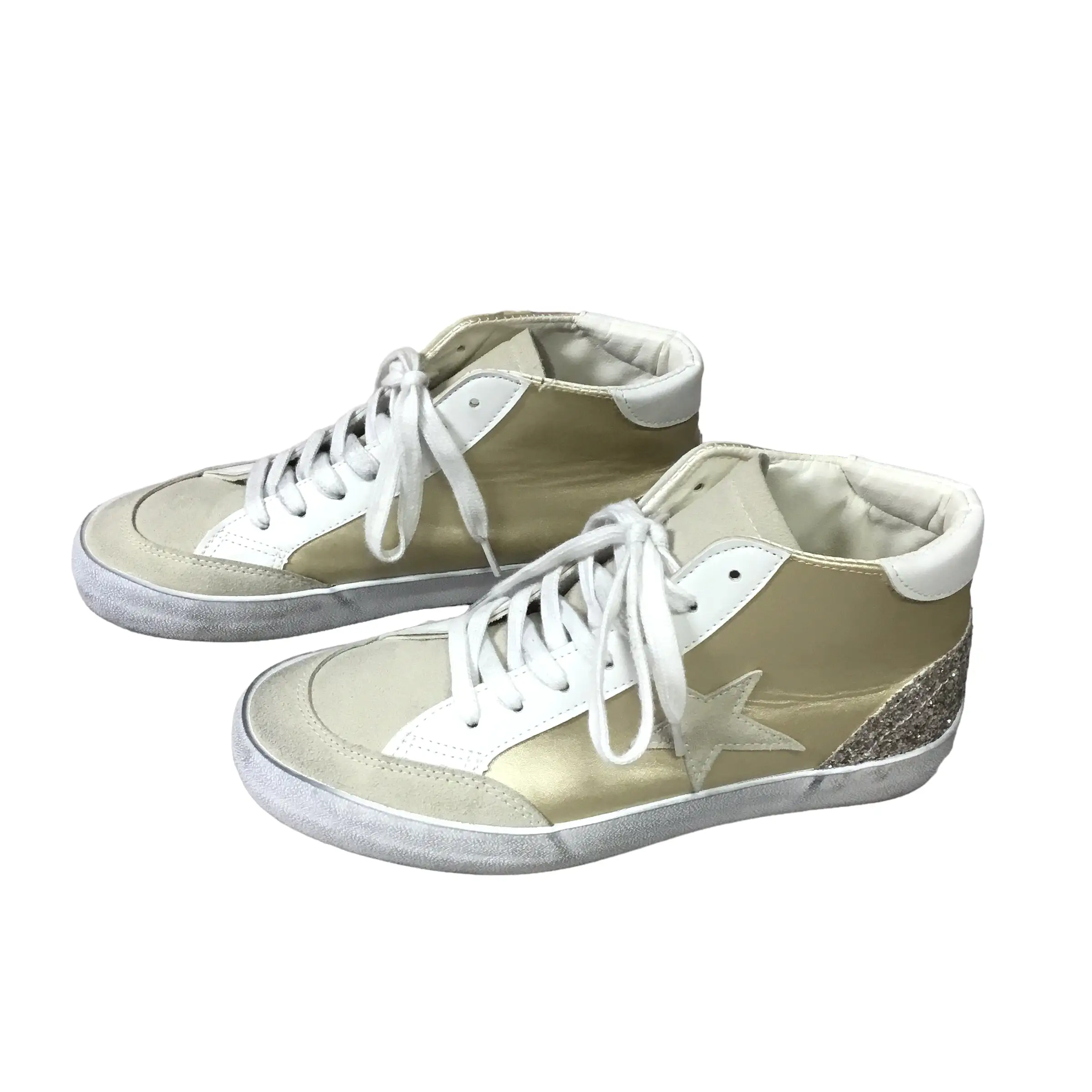 Shoes Sneakers By Clothes Mentor  Size: 9.5