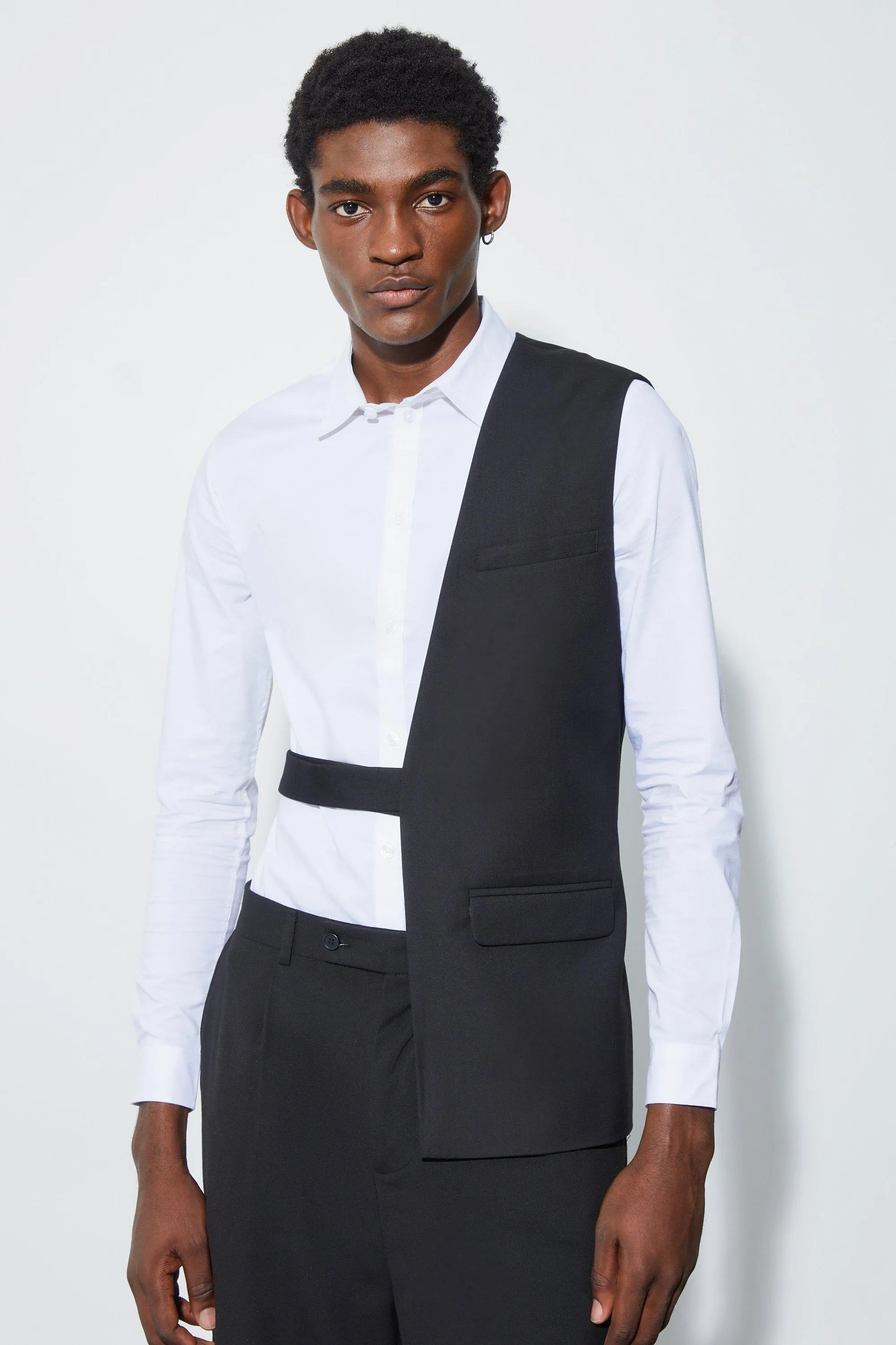 Slim Fit Sleeveless Half Blazer