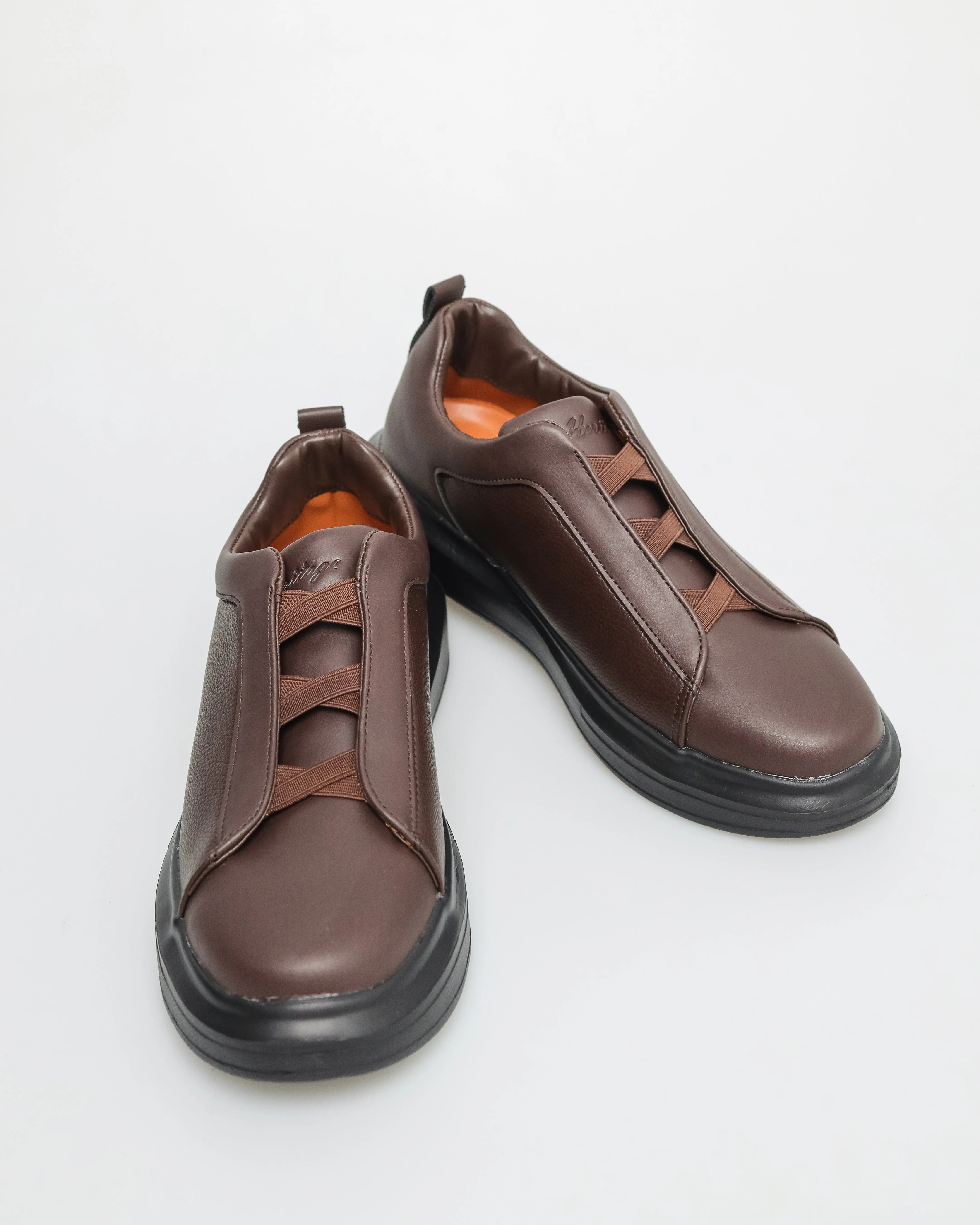 Tomaz C589 Men's Sneaker (Coffee)